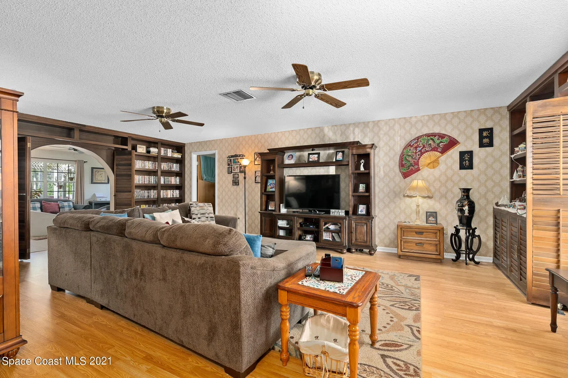 Photo of 1372 Gleneagles Way