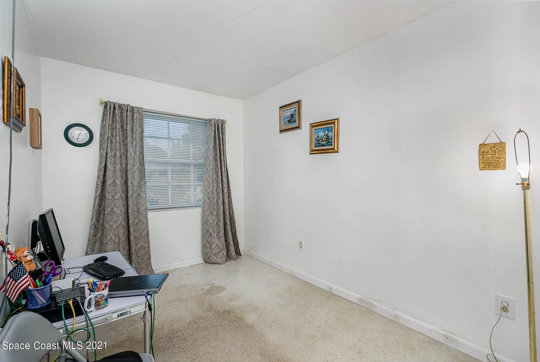 Photo of 878 Angle Street NE