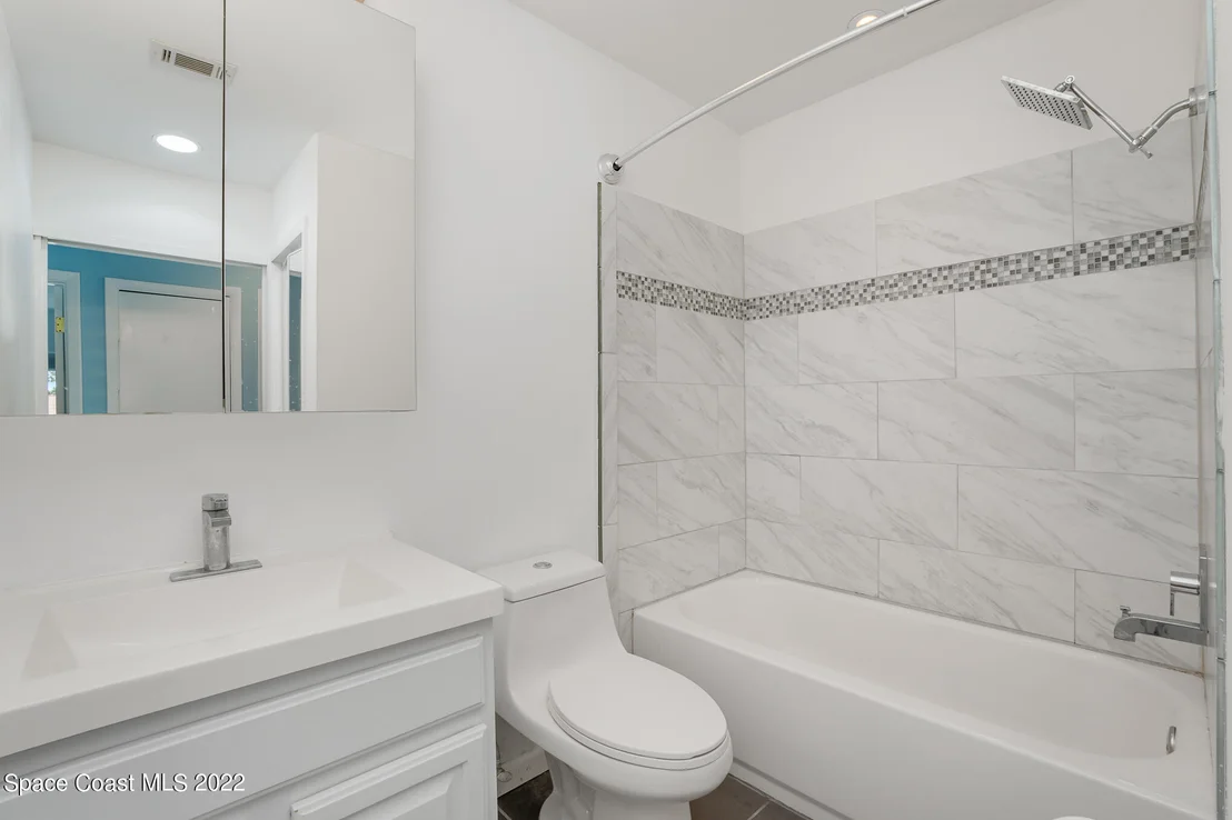 Photo of 1290 Bard Lane NE