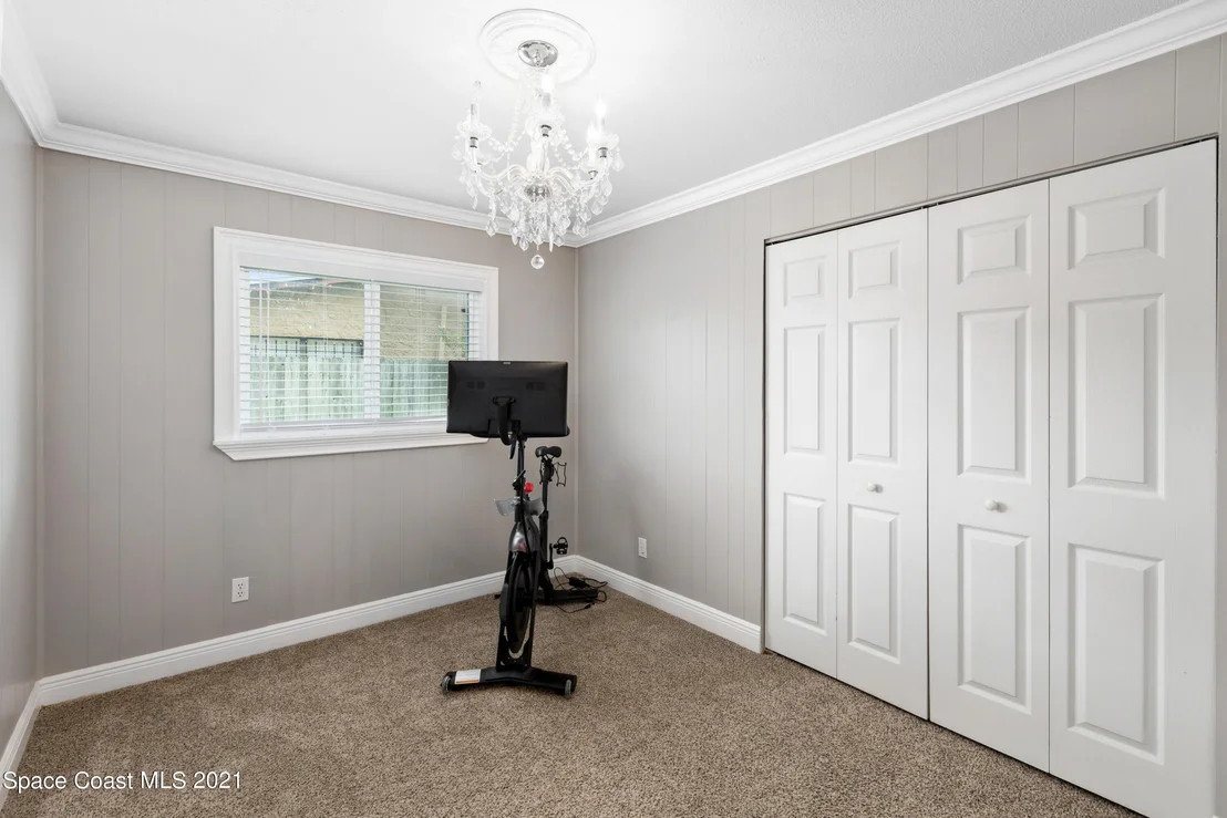 Photo of 2416 Lakeview Drive