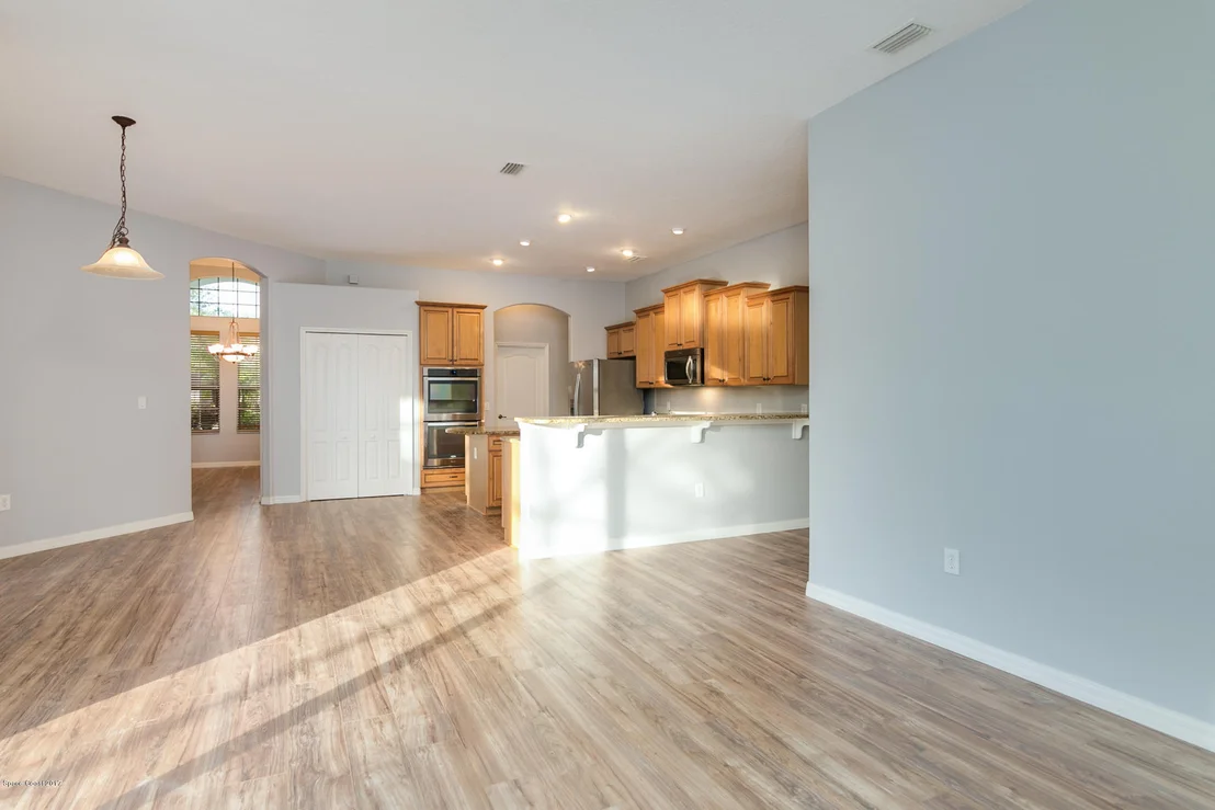 Photo of 2118 Windbrook Drive SE