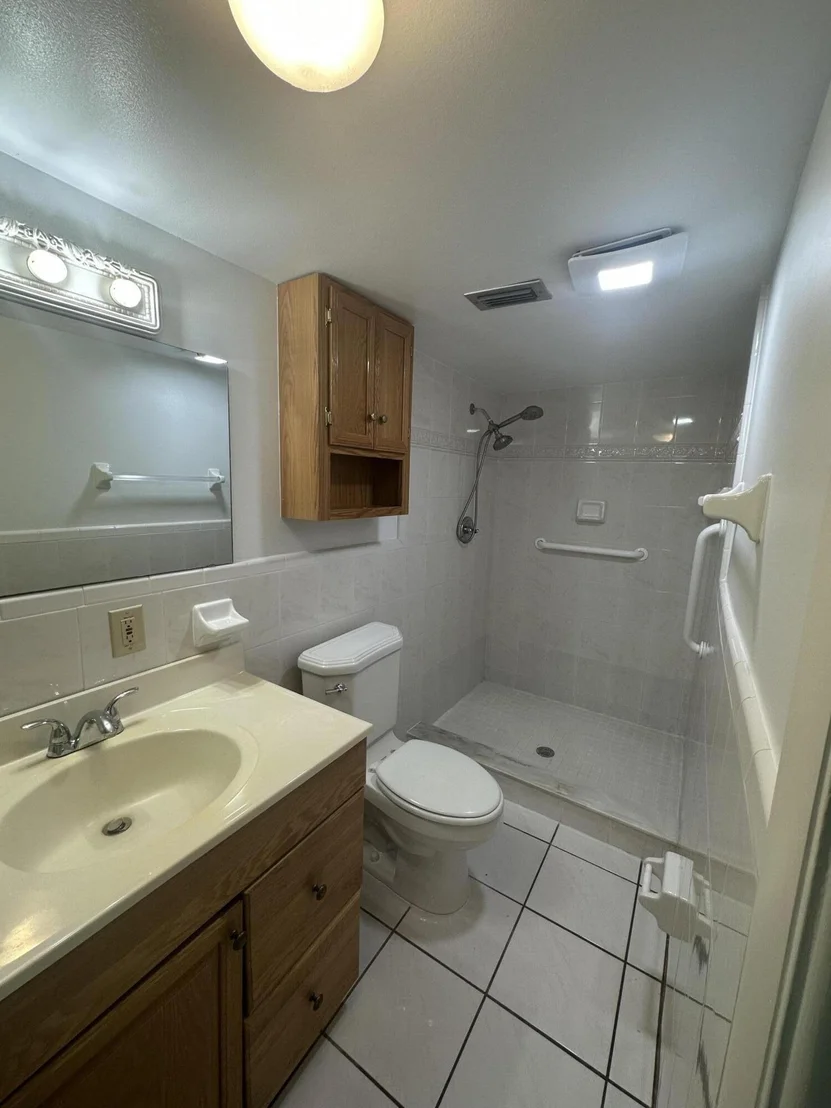 Photo of 319 Meadowood Lane