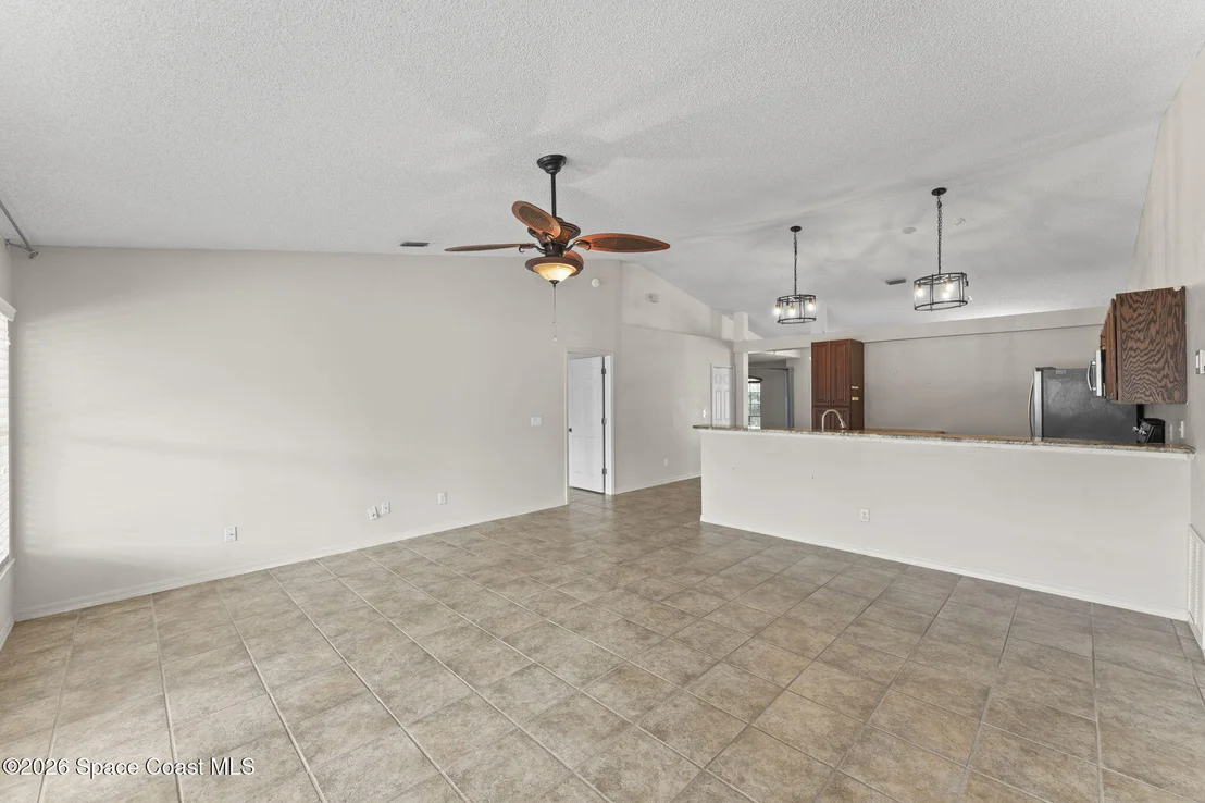 Photo of 970 Kingfisher Way