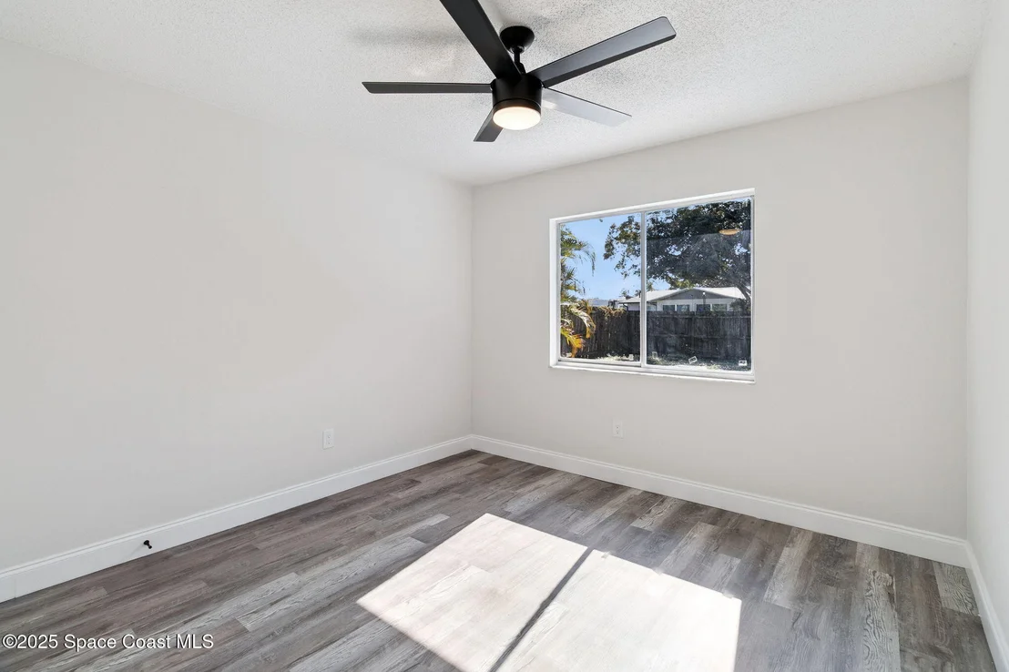 Photo of 1296 Dawn Street NE