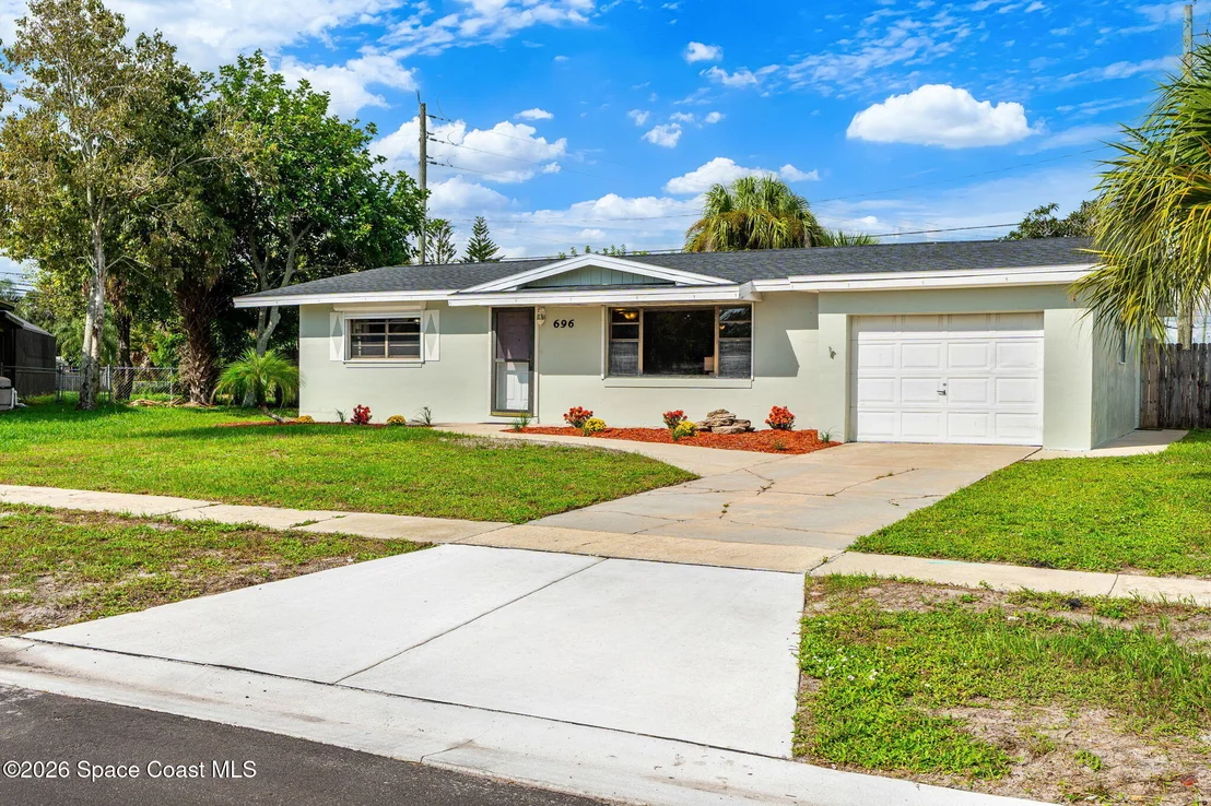 Photo of 696 Van Buren Street