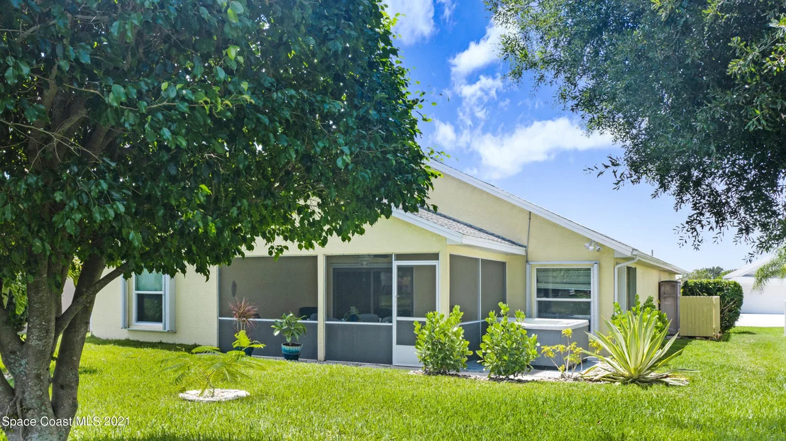 Photo of 2589 Addington Circle