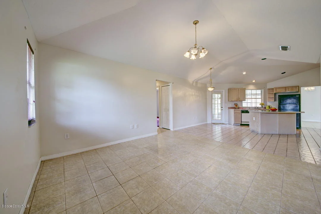 Photo of 307 SE Abello Road SE