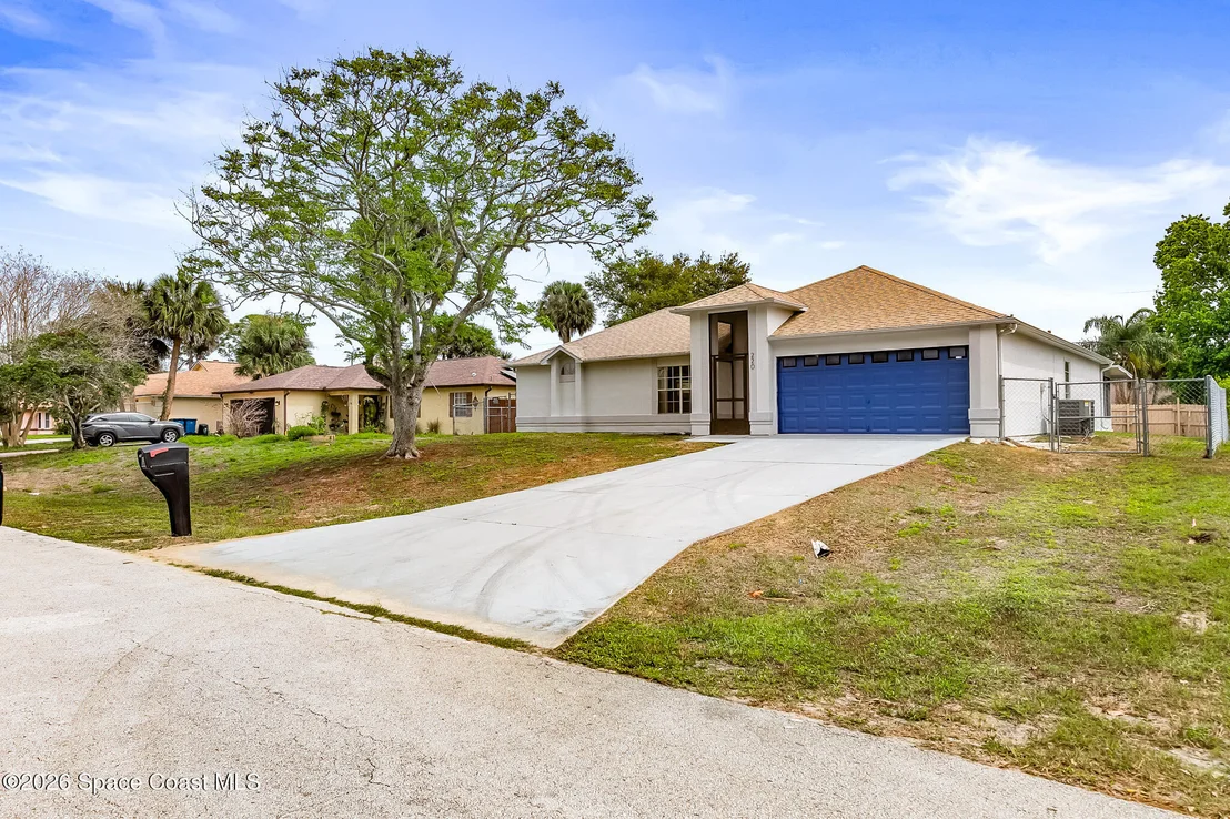 Photo of 220 Lanack Road SE
