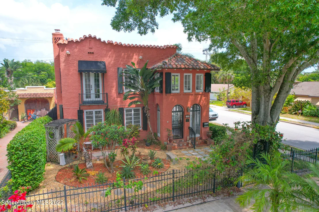 Photo of 102 Valencia Road