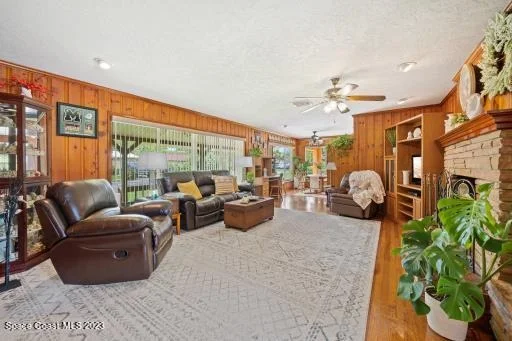 Photo of 350 Richards Road