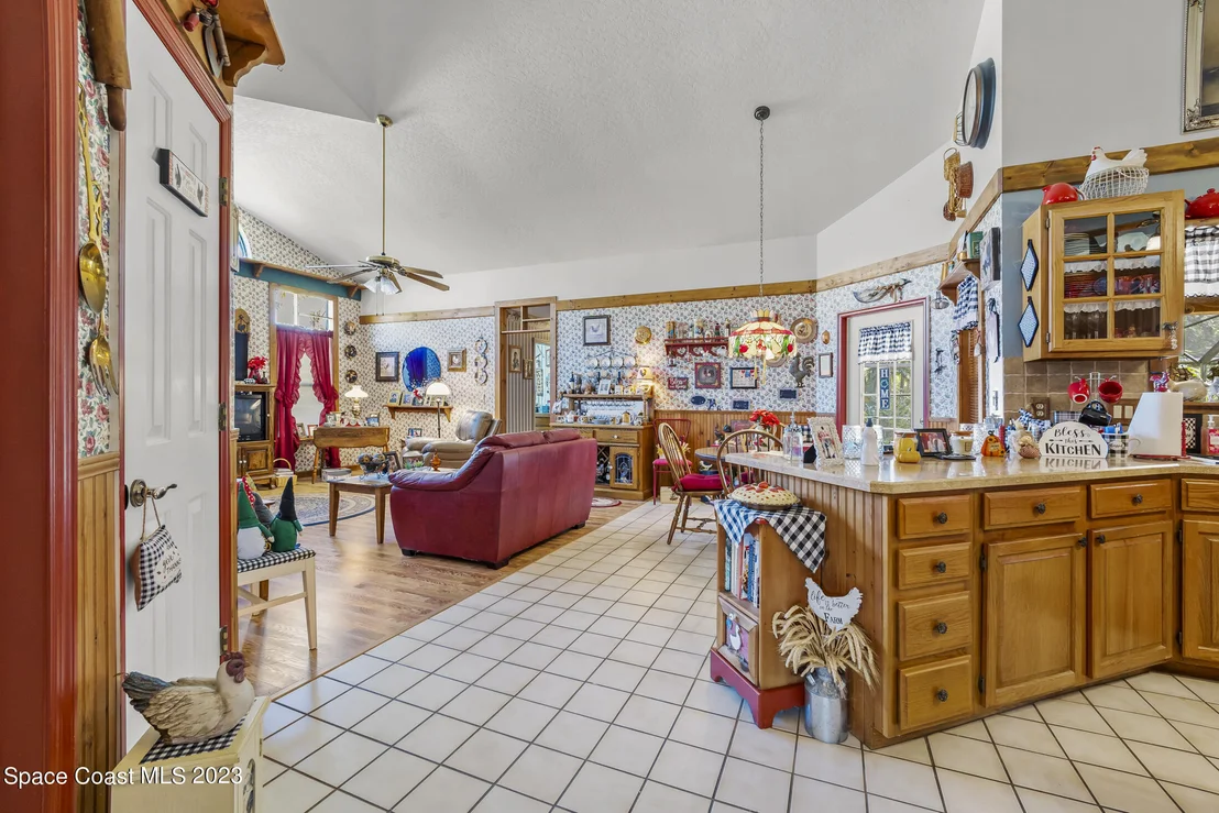 Photo of 889 Spanish Wells Drive