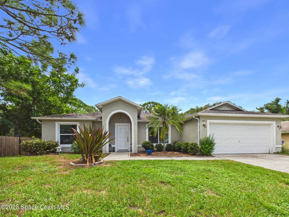 Photo of 977 Fulton Way