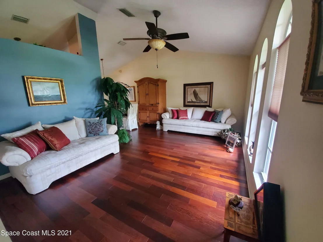 Photo of 1476 California Drive