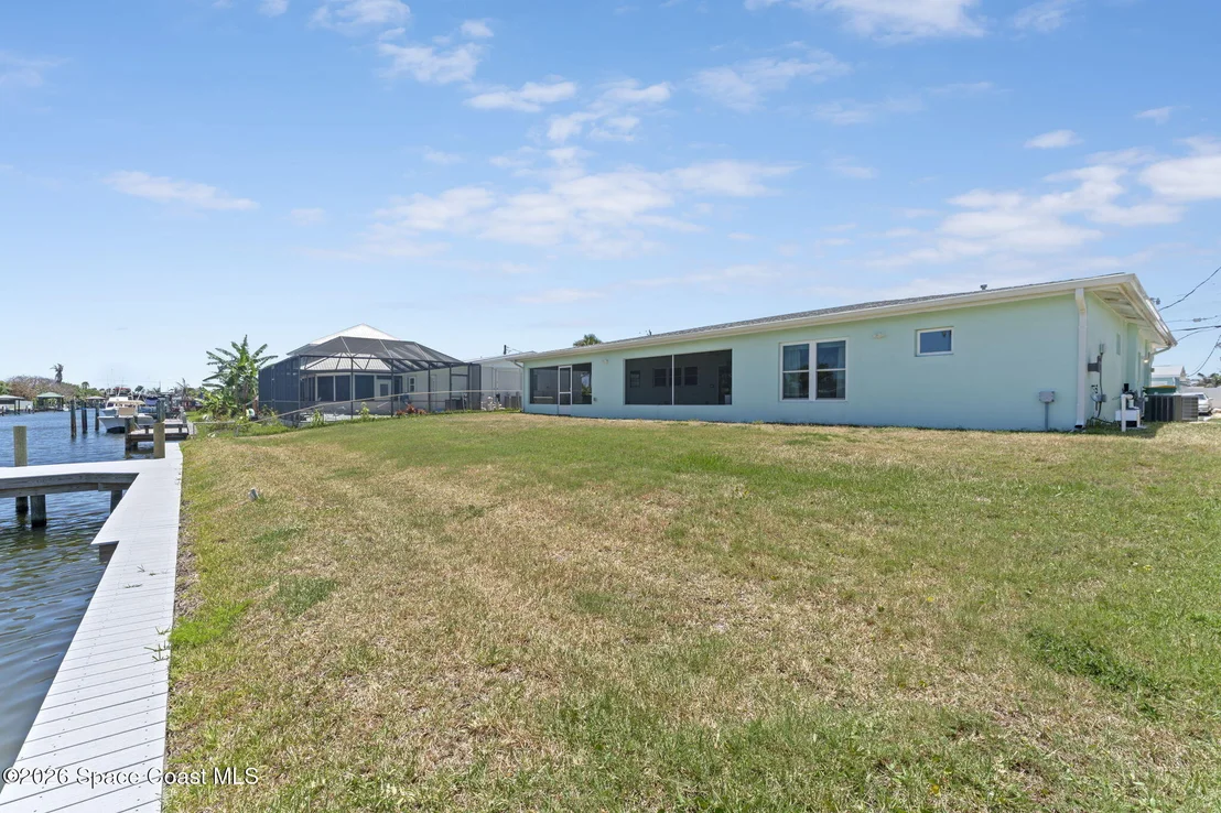 Photo of 465 Cardinal Drive