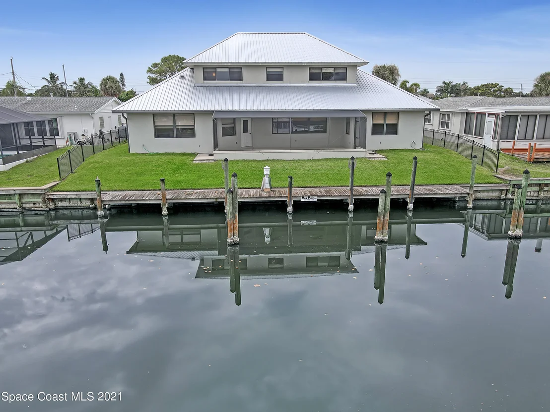 Photo of 457 Cardinal Drive