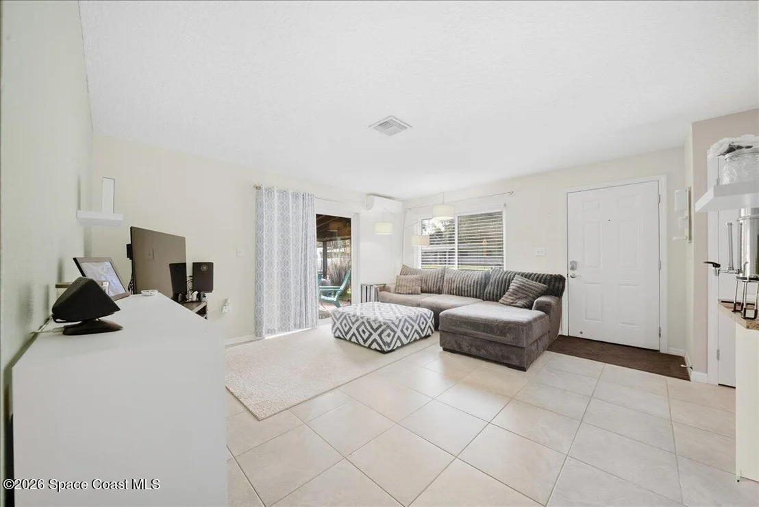 Photo of 2484 Victor Road