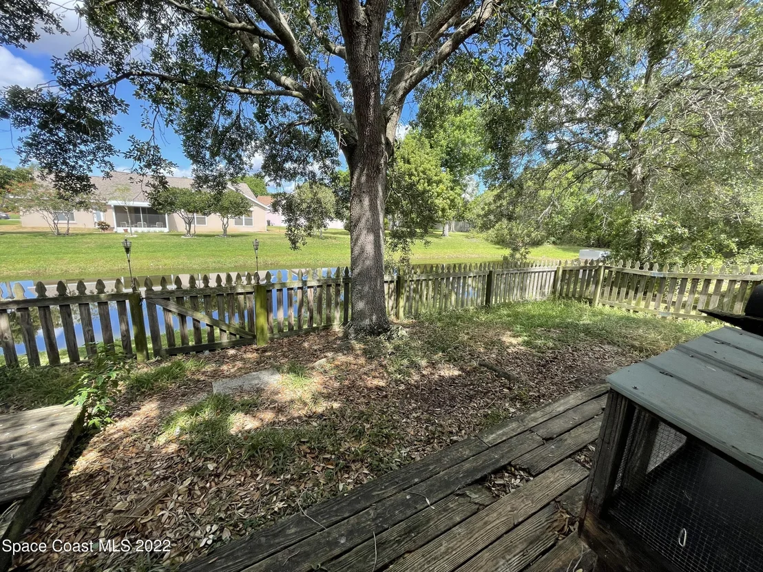 Photo of 985 Riviera Point Drive