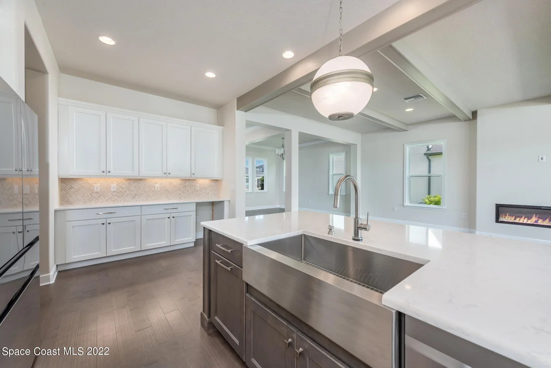 Photo of 8235 Lyside Drive