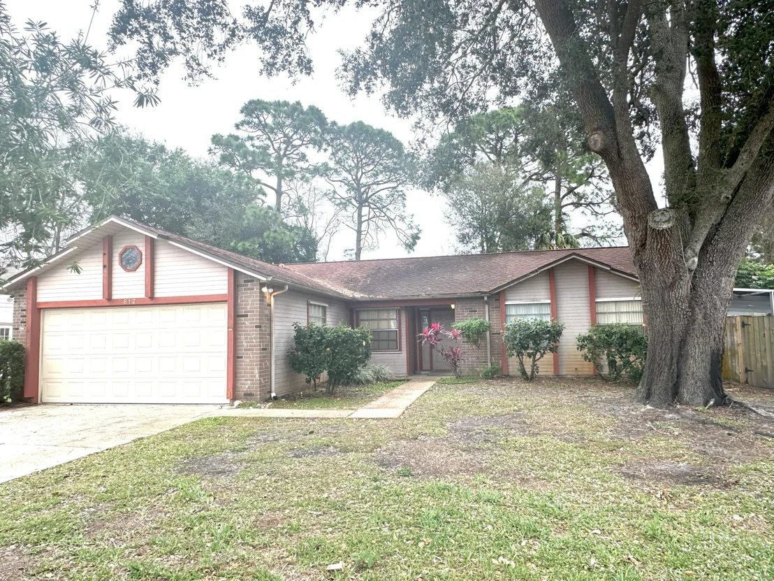 Photo of 812 Pine Valley Court