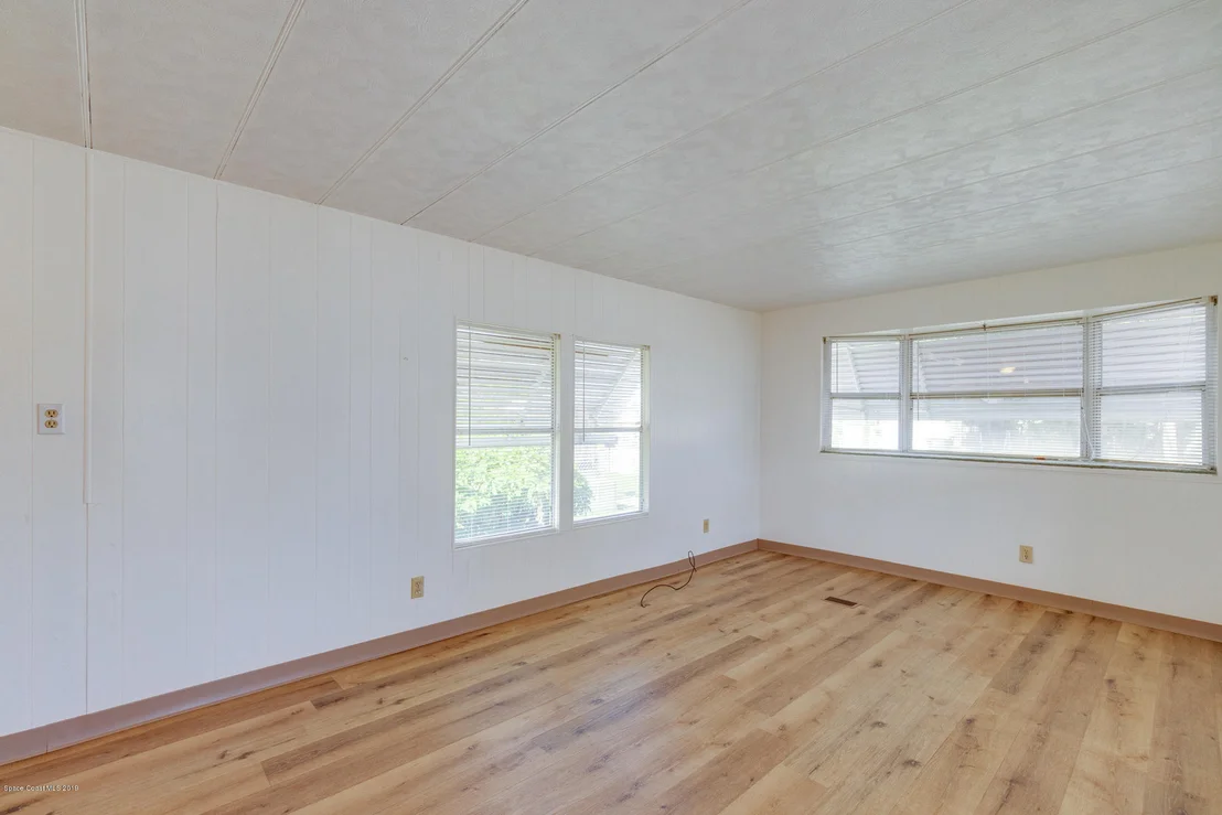 Photo of 2576 Haverhill Road NE