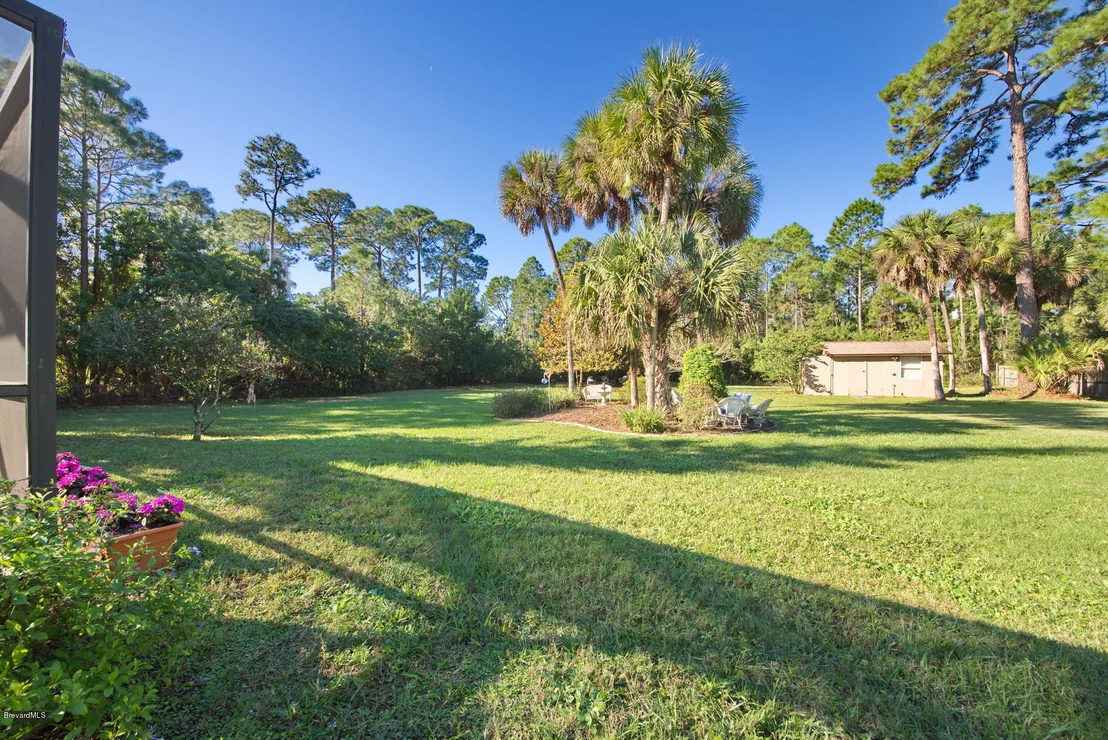 Photo of 1827 S Live Oak Drive