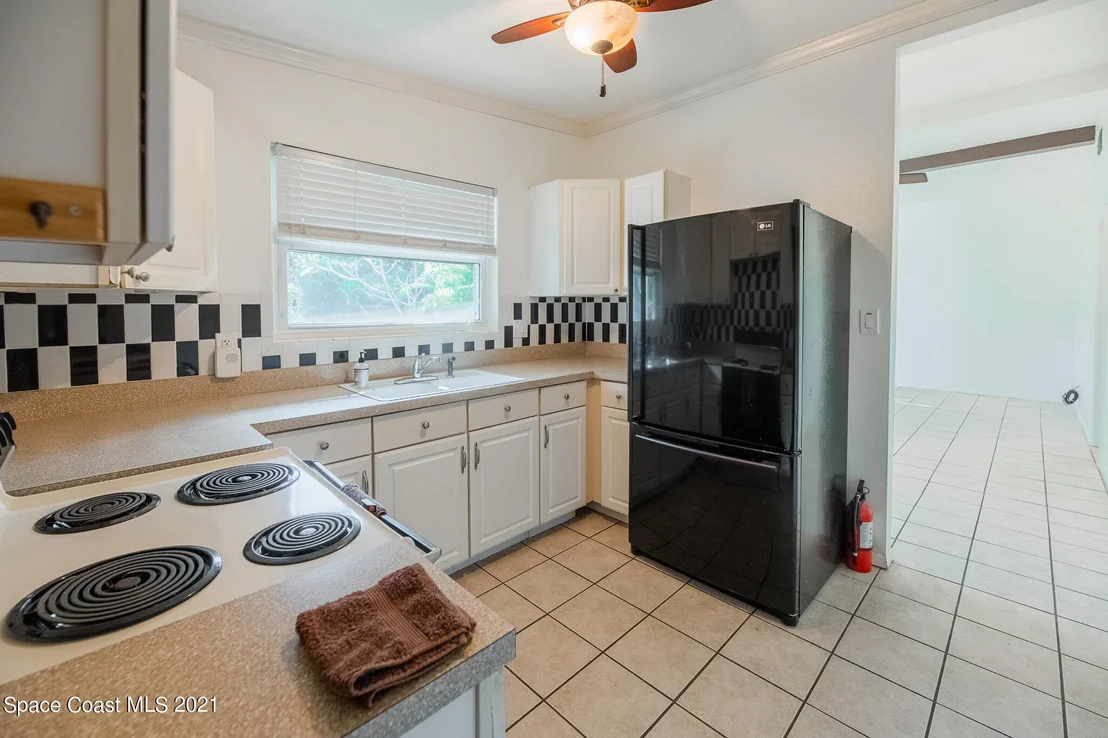 Photo of 1050 Myrtle Lane