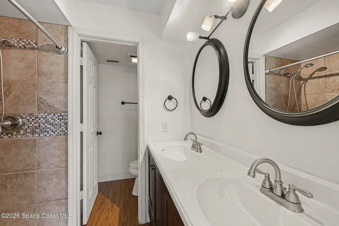 Photo of Unit UNITA202 at 7220 U.S. 1