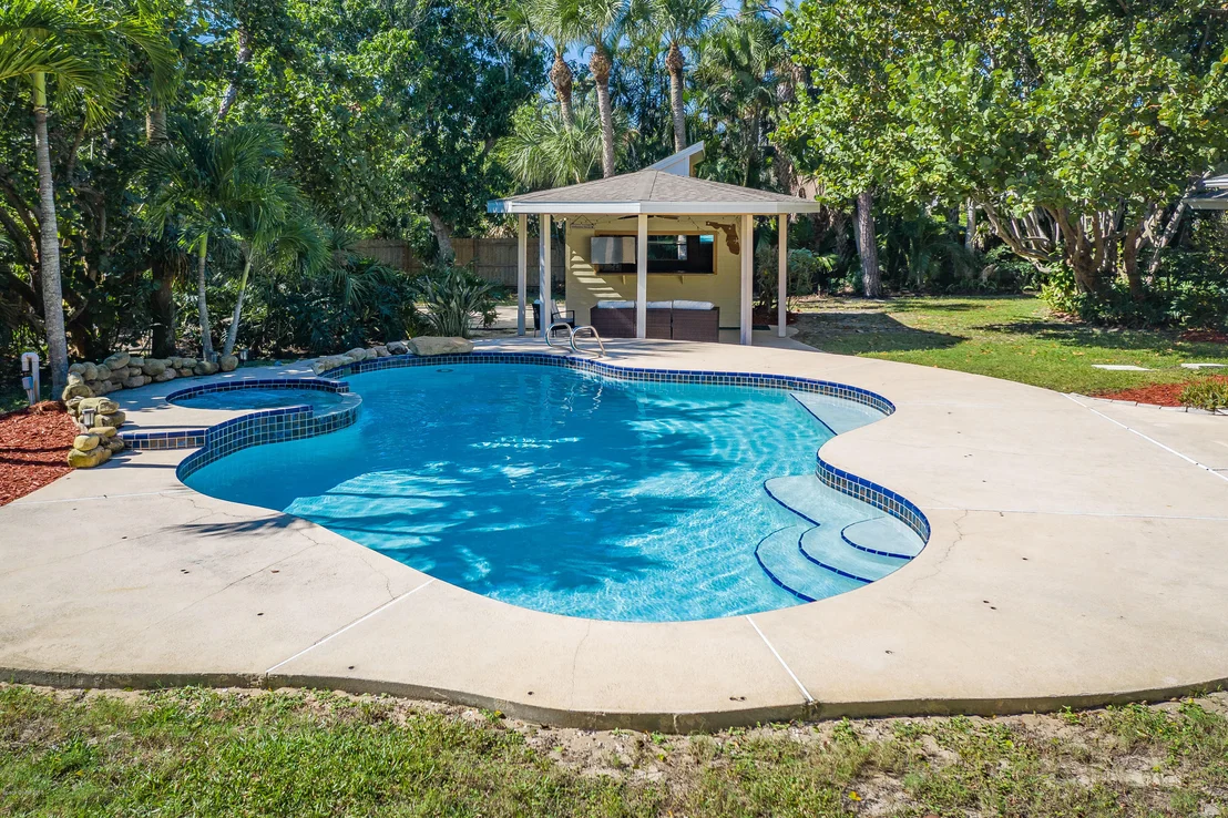Photo of 413 Sunset Boulevard