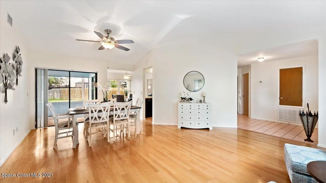 Photo of 4840 Riverside Road