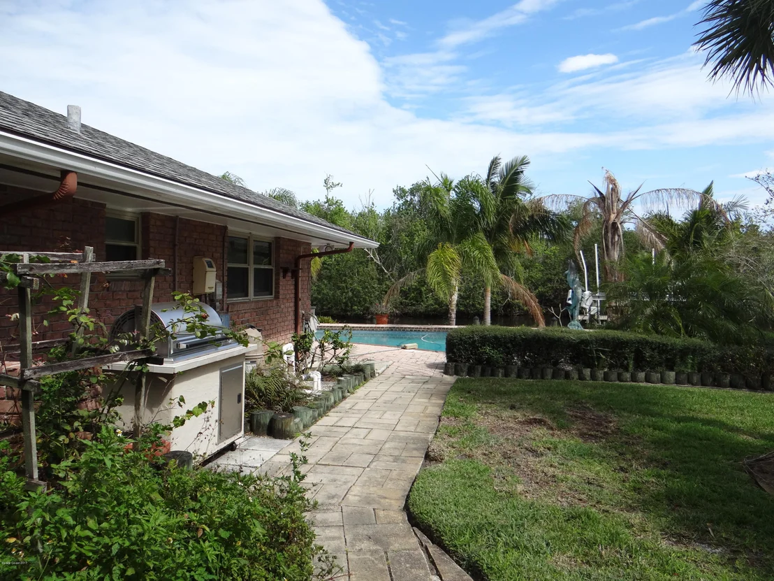 Photo of 1021 Sunswept Road NE