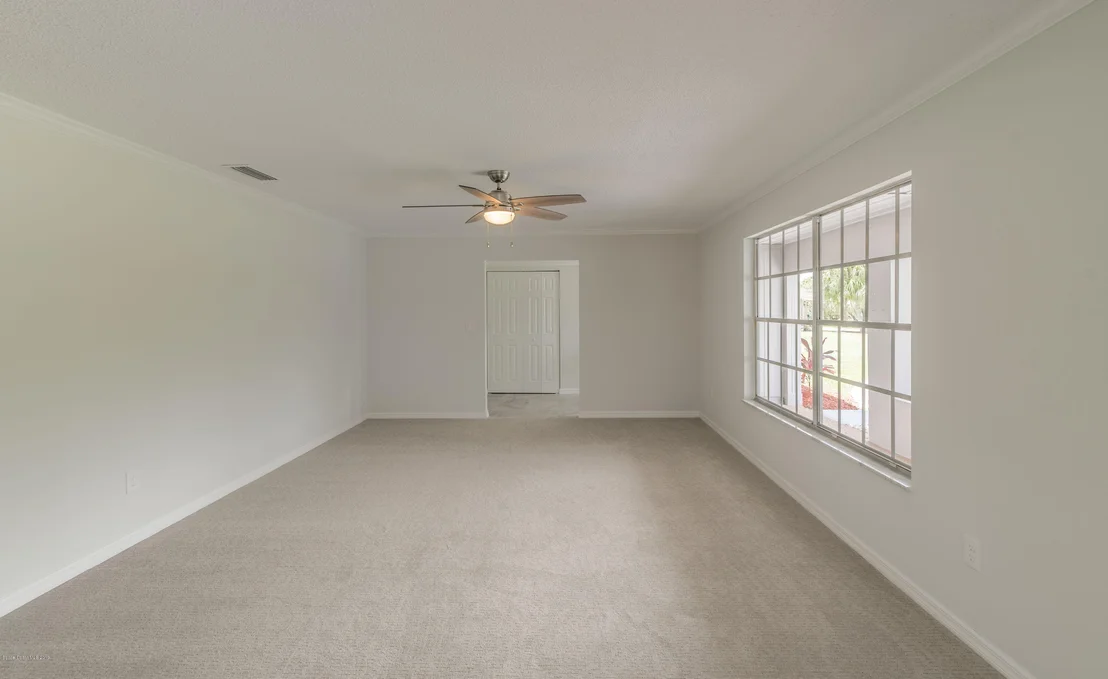 Photo of 1449 Meadowbrook Road NE