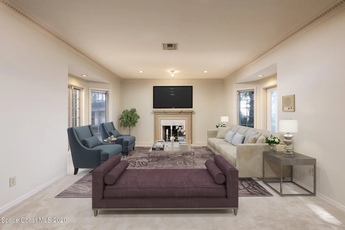 Photo of 1316 S Riverside Drive