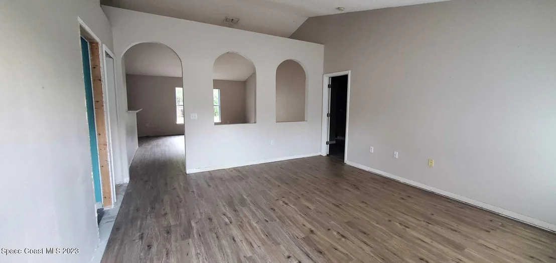 Photo of 6510 Ainsworth Road