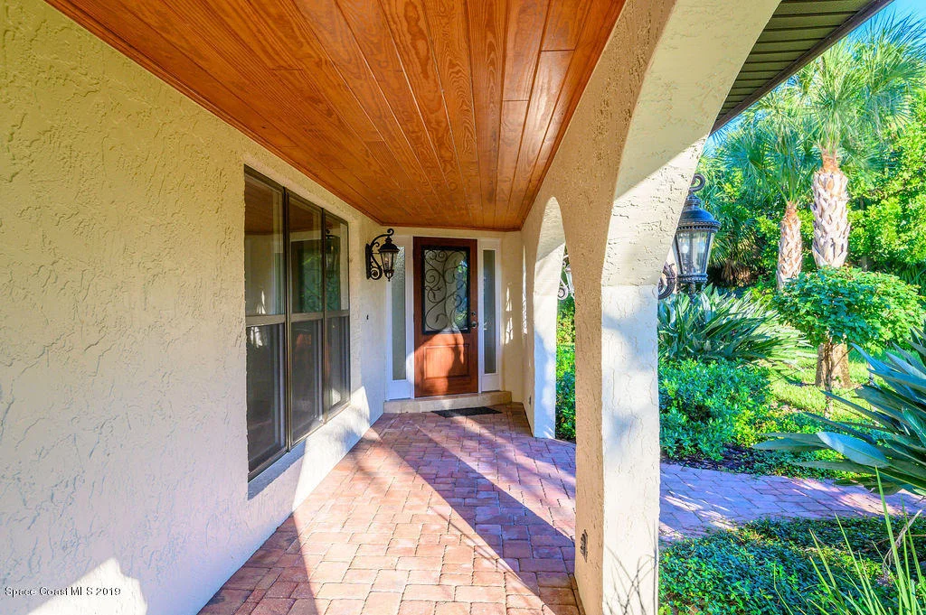 Photo of 3300 N Riverside Drive N