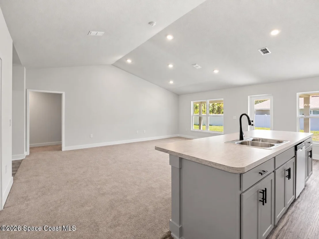 Photo of 1572 Talbott Street SE