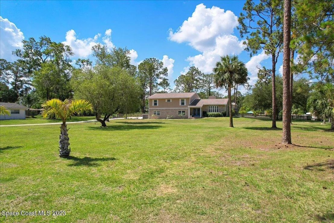 Photo of 8615 Sylvan Drive