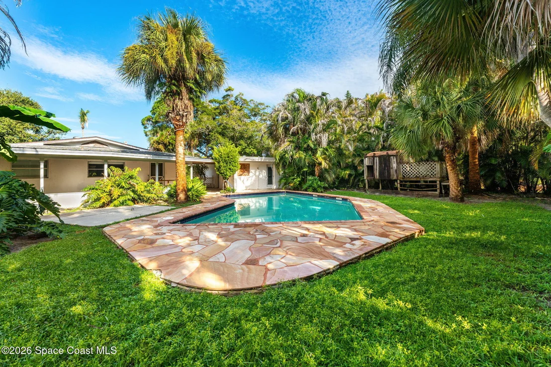 Photo of 317 Cocoa Avenue