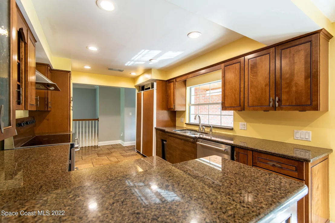 Photo of 935 Whitmire Drive