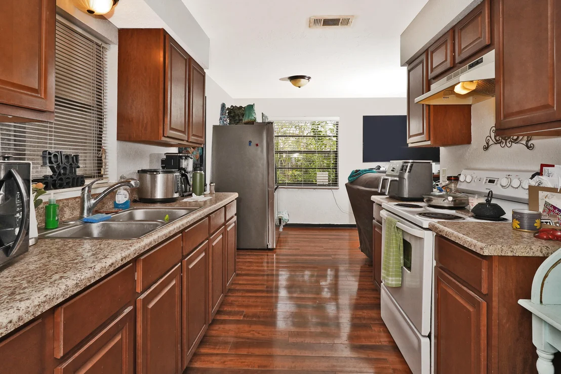 Photo of 1081 Madrid Road
