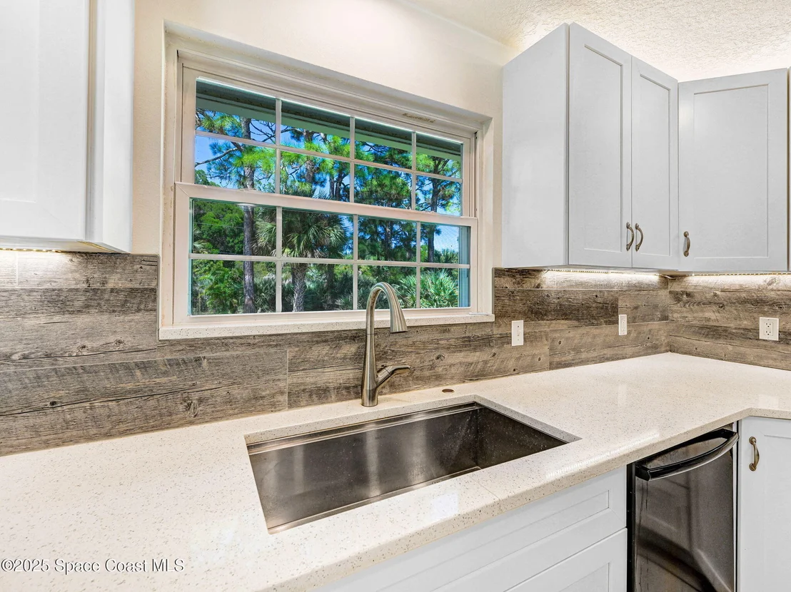 Photo of 6570 Whispering Pines Lane