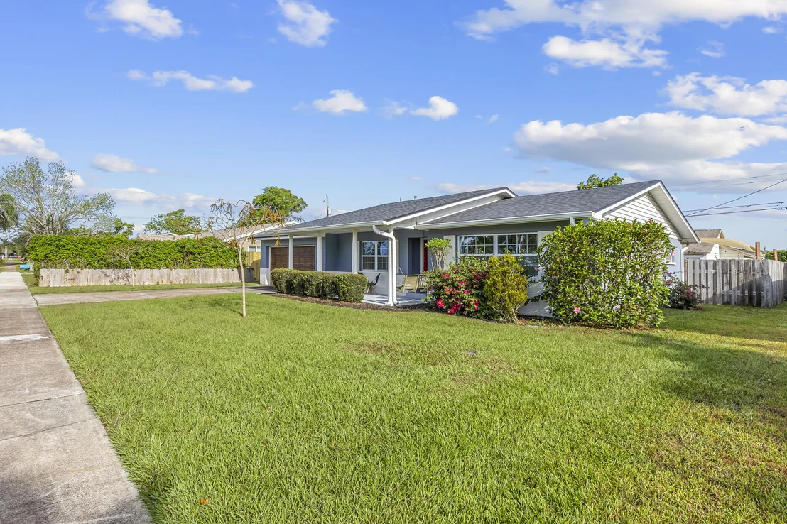 Photo of 864 Kings Post Road