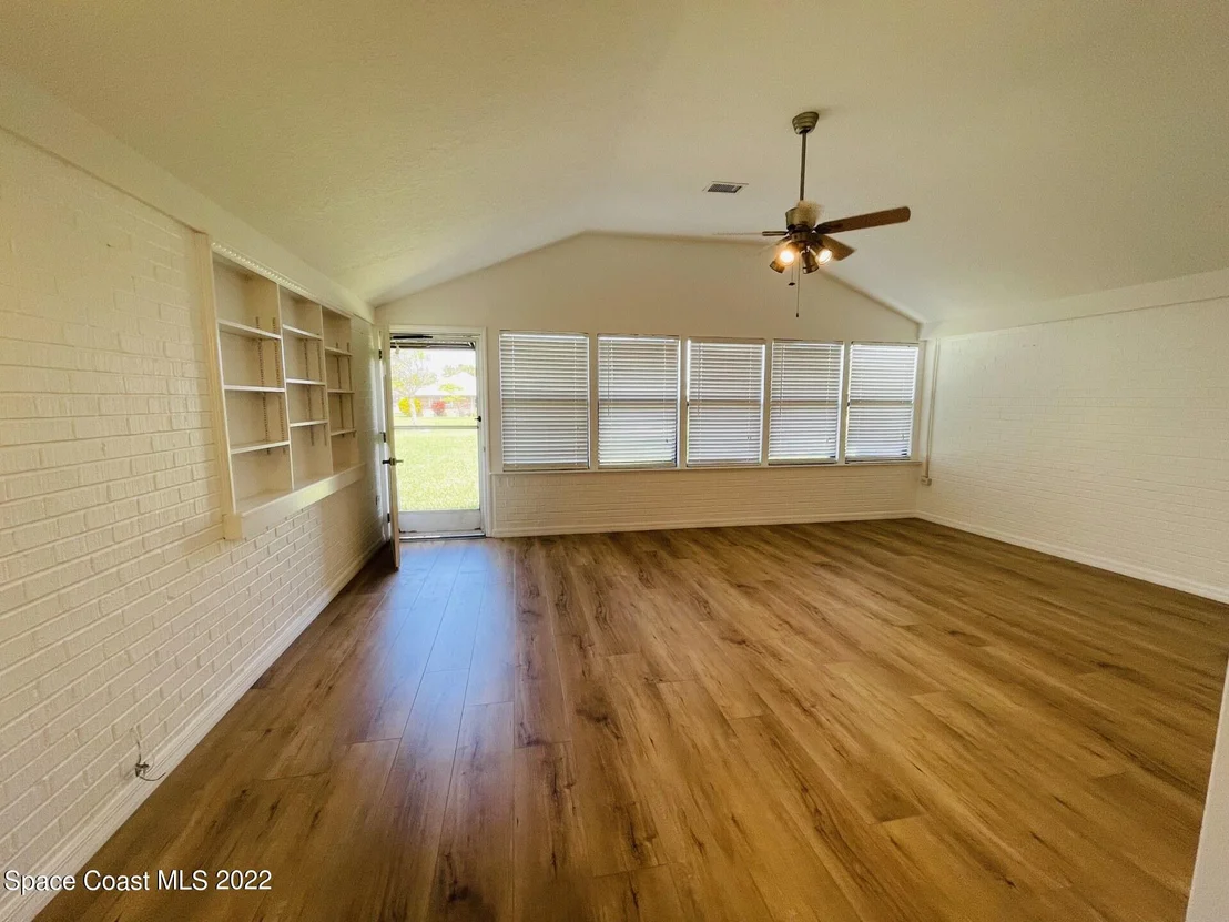 Photo of 216 Chalet Avenue