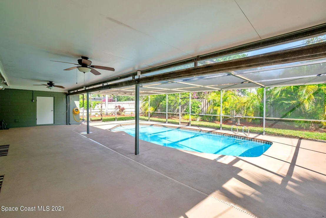 Photo of 1096 Madrid Road