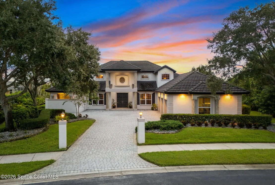 Photo of 804 Chatsworth Drive