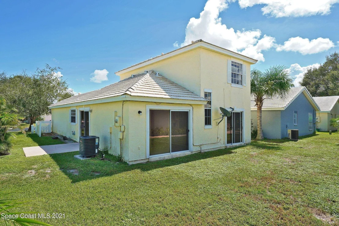 Photo of 1098 Goldenrod Circle NE