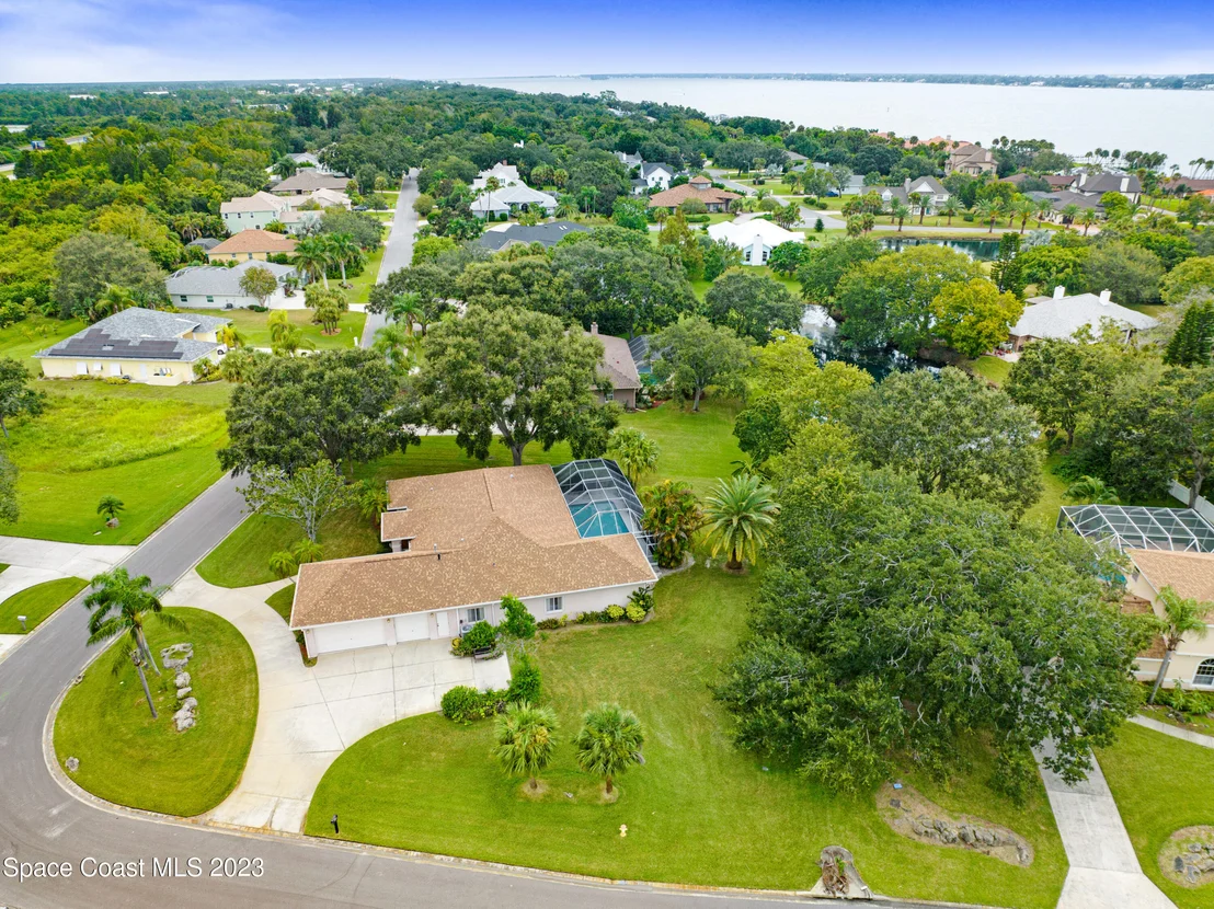 Photo of 2180 Royal Oaks Drive
