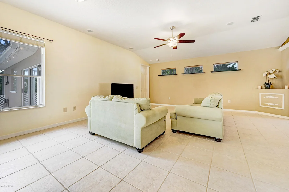 Photo of 601 Gina Lane