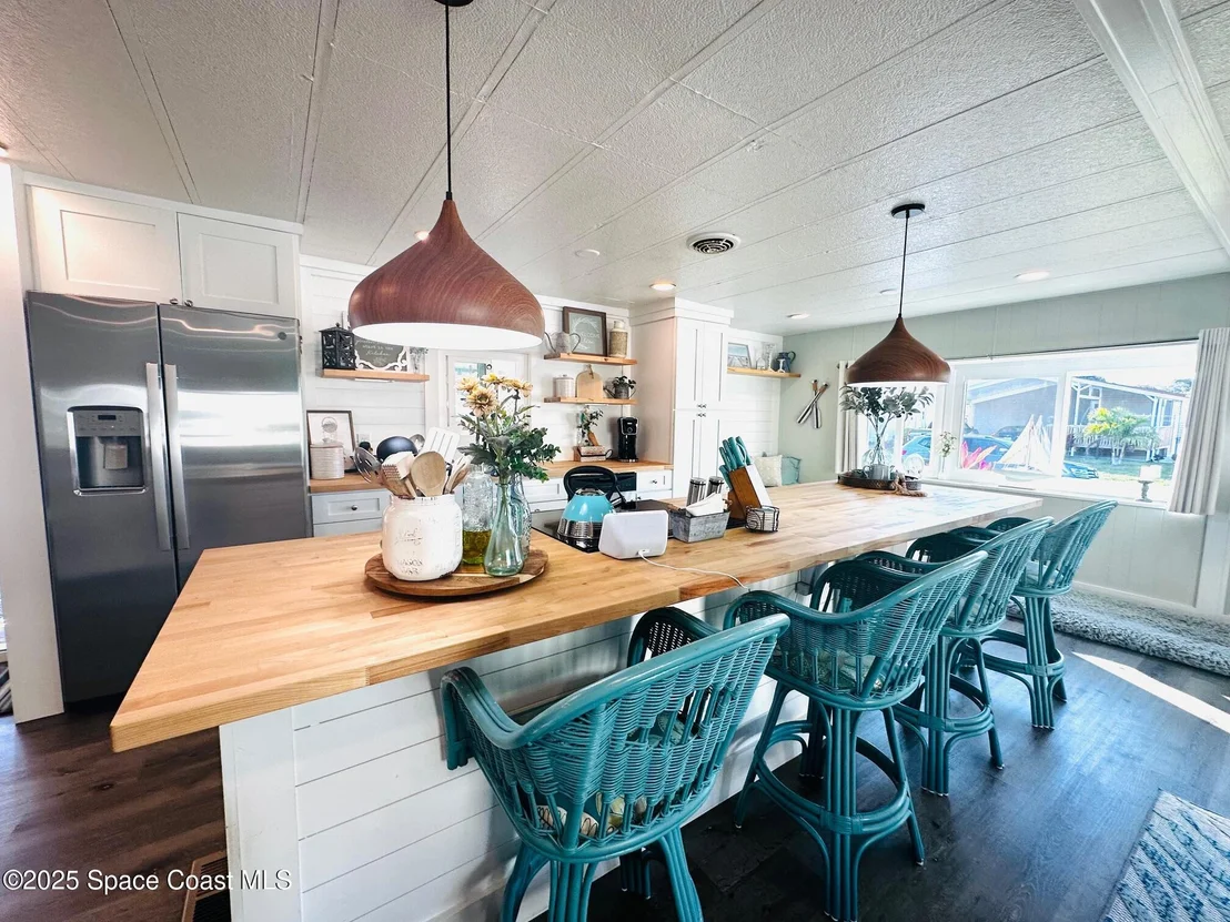 Photo of 708 Lark Drive