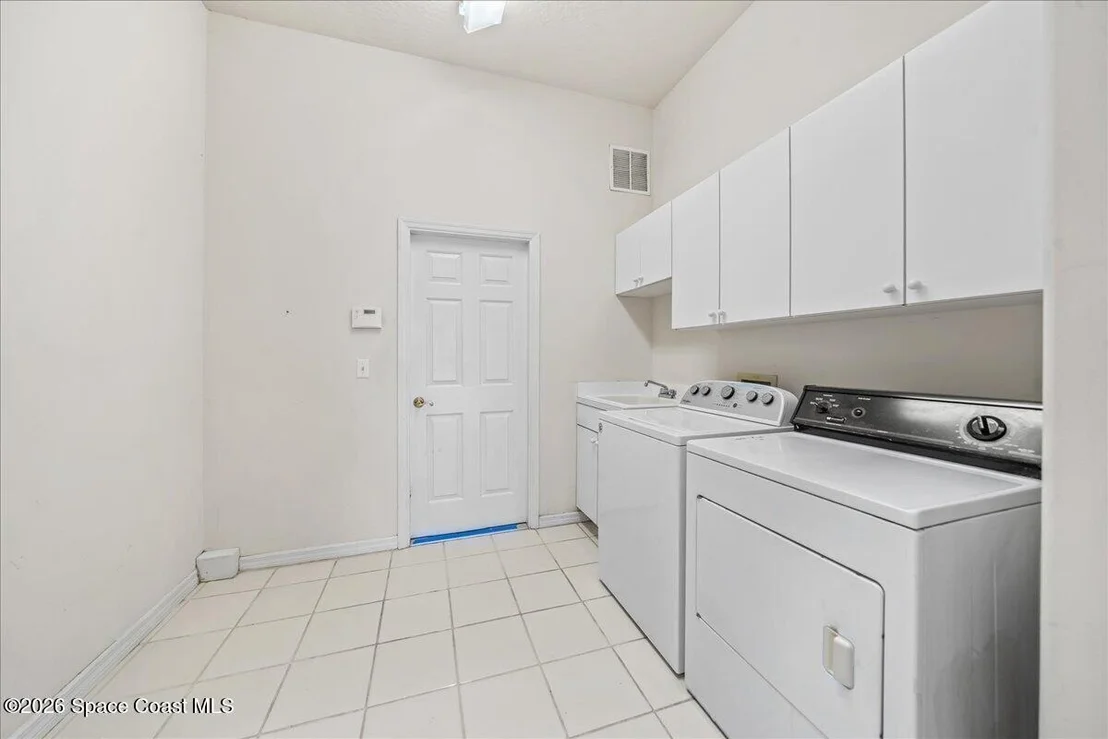 Photo of 493 Kimberly Drive