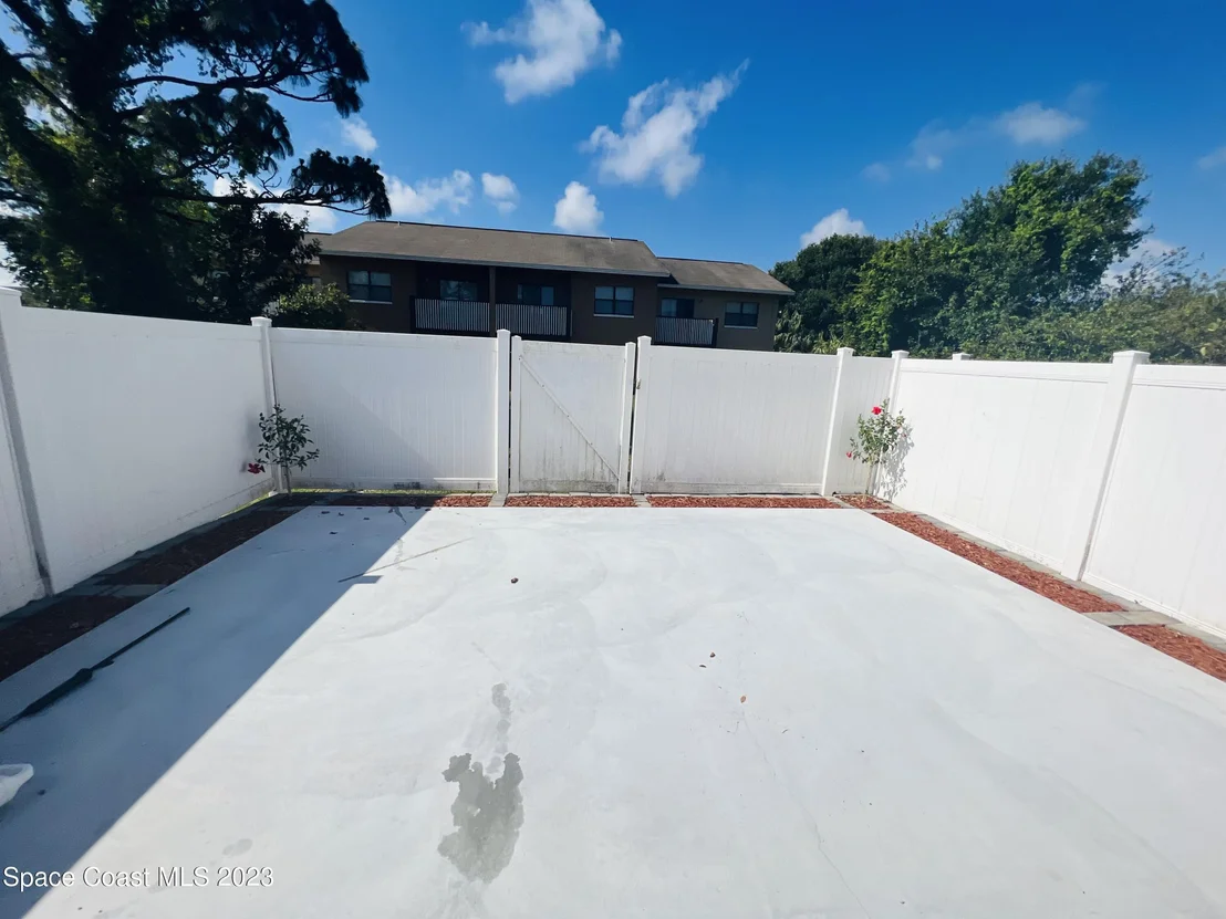 Photo of Unit 101 at 1070 Luminary Circle